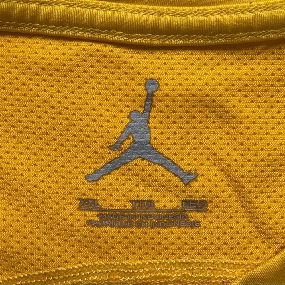 Air Jordan Men’s Dri-Fit Long Sleeve Vented Athletic Top Shirt Size XXL Yellow